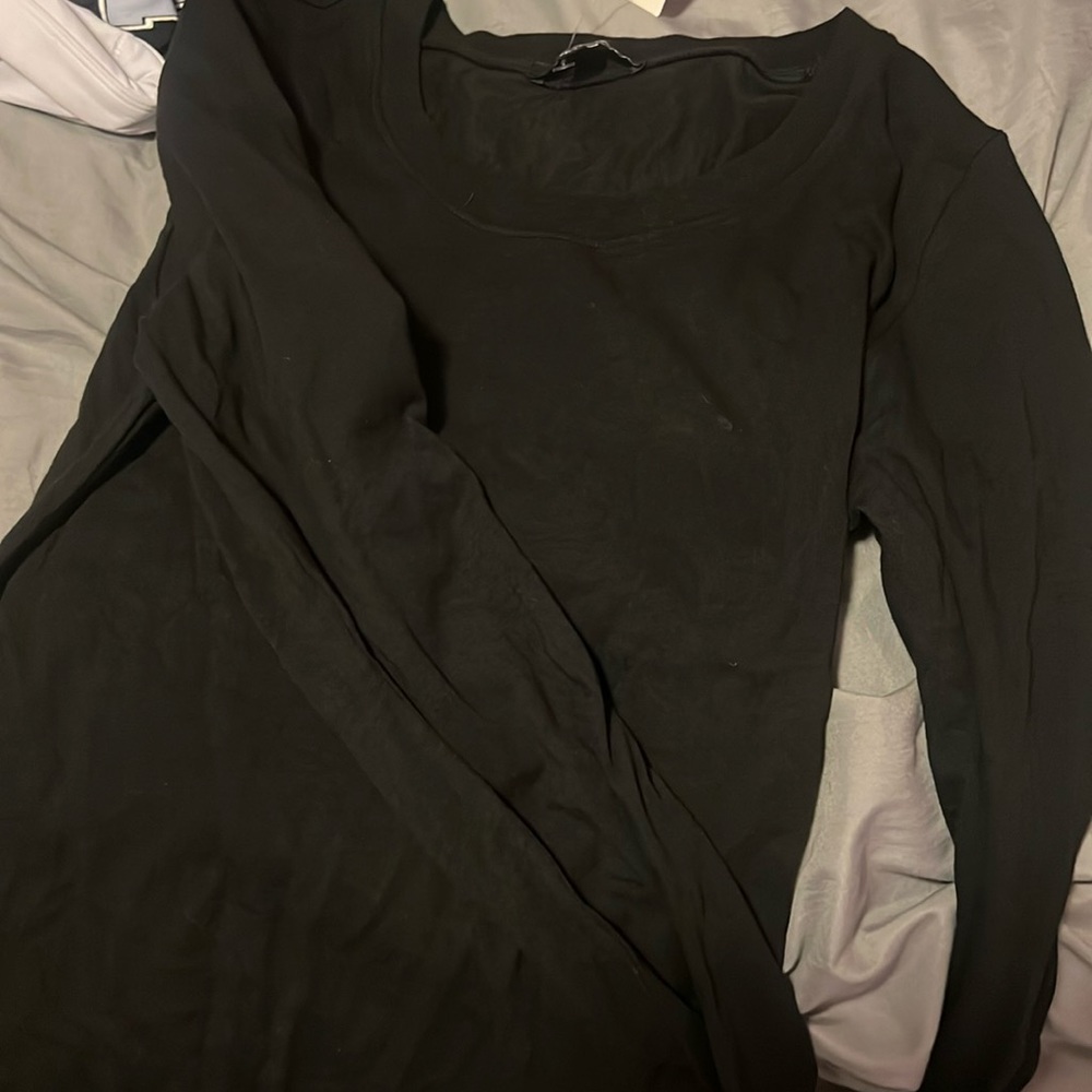 Black fitted long sleeve shirt